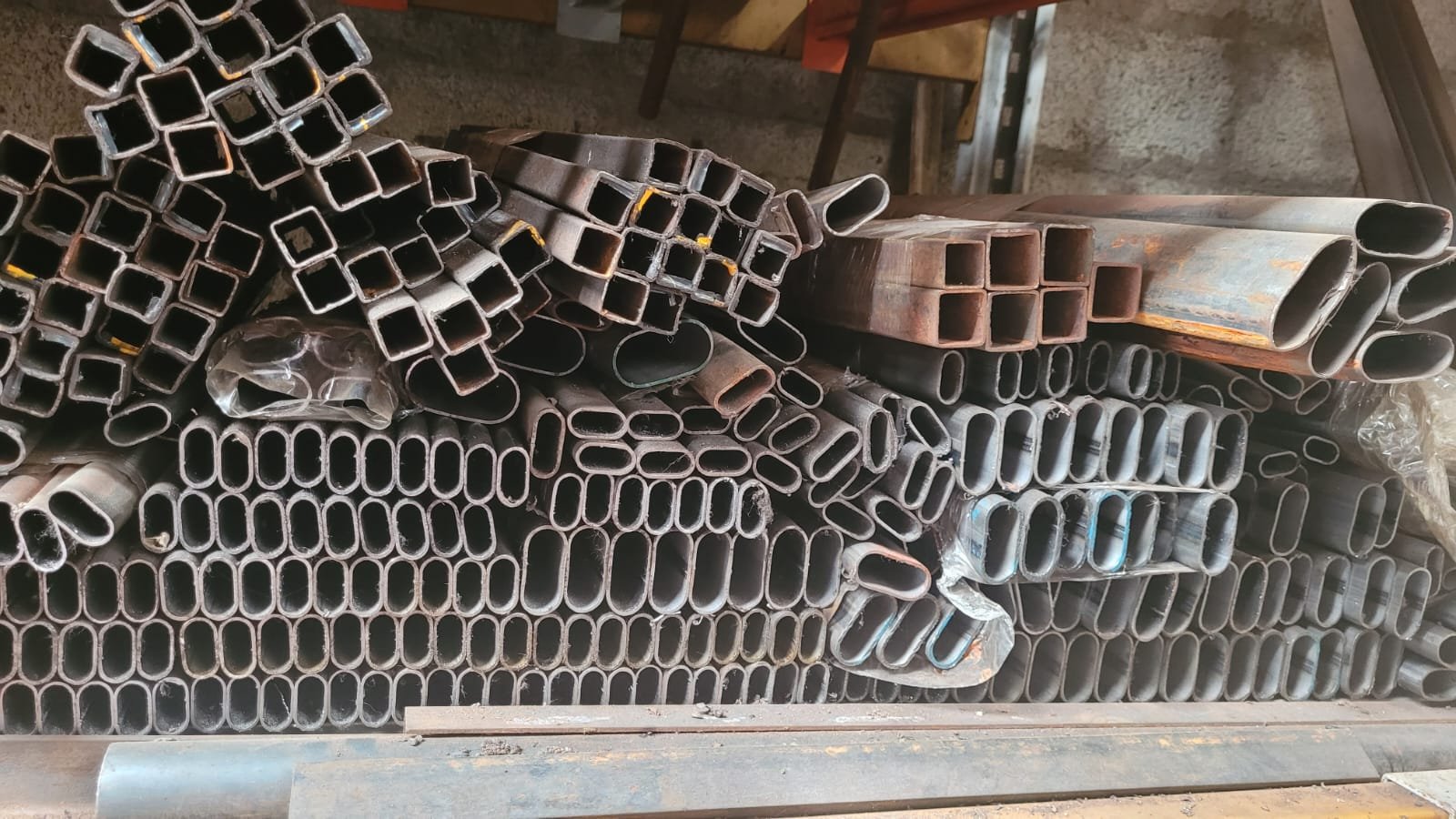 Tubes cut lengths